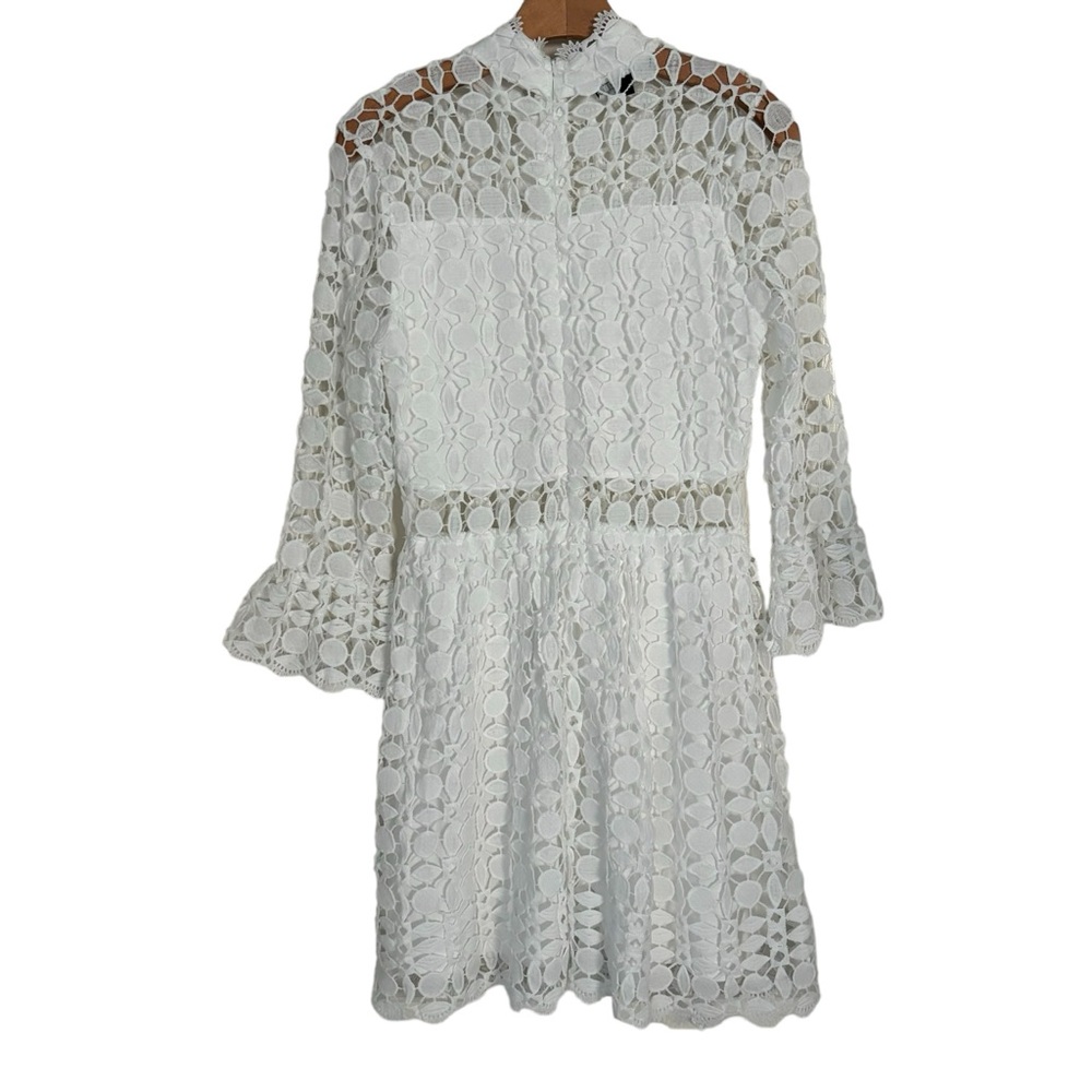 EILLY BAZAR | White Lace Mini Dress Size M Bell Sleeve Mock Neck Fit & Flare - Picture 4 of 6
